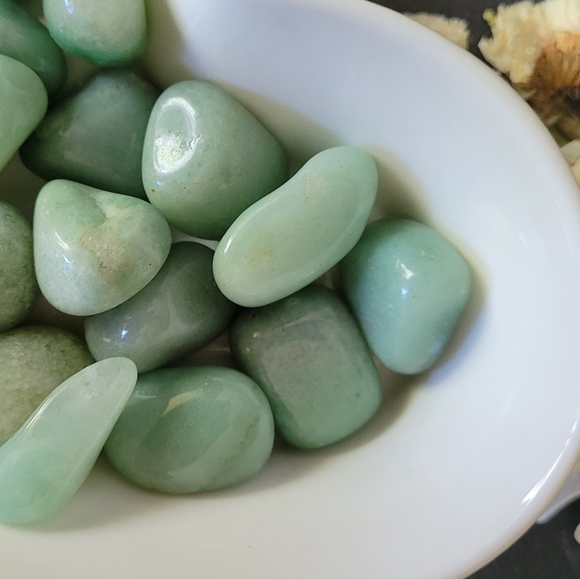 🍒 5 for $11 GREEN AVENTURINE crystal tumbled stone - Picture 1 of 6